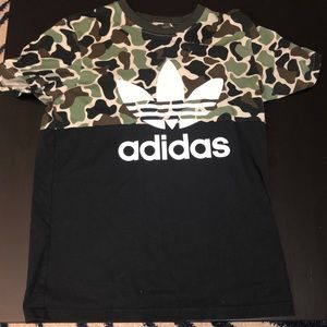 Adidas camo black tee
